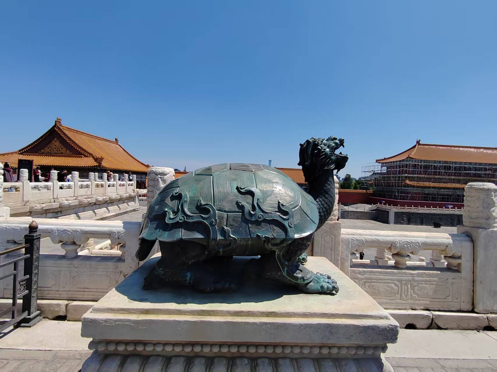 Brone incense burner