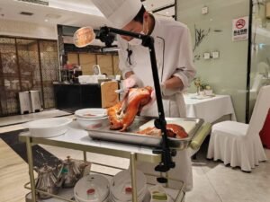 How to eat Peking Duck like a local?